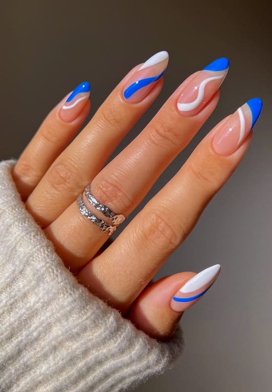 50+ superbes idées de conception de manucure pour les ongles bleus