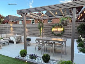 Stunning Pergola for Small Space in the Backyard