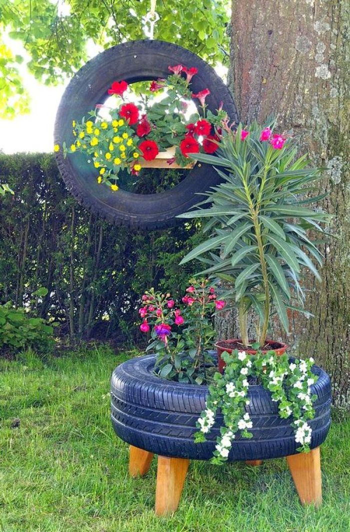 Magic in the garden with the help of spectacular flowers in original DIY planters